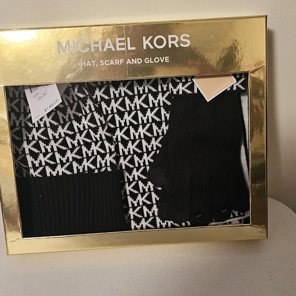 Michael Kors Ladies 3 piece Hat, Scarf and Gloves Set - Picture 1 of 3